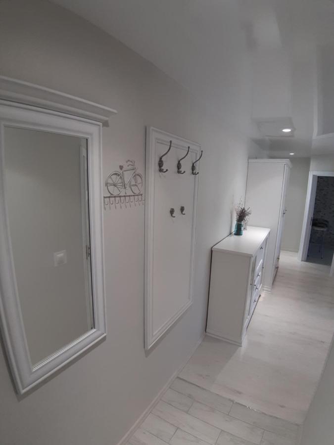 Appartment New In Center Mahiljow Eksteriør billede